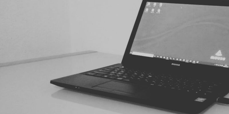 パソコンとデスク