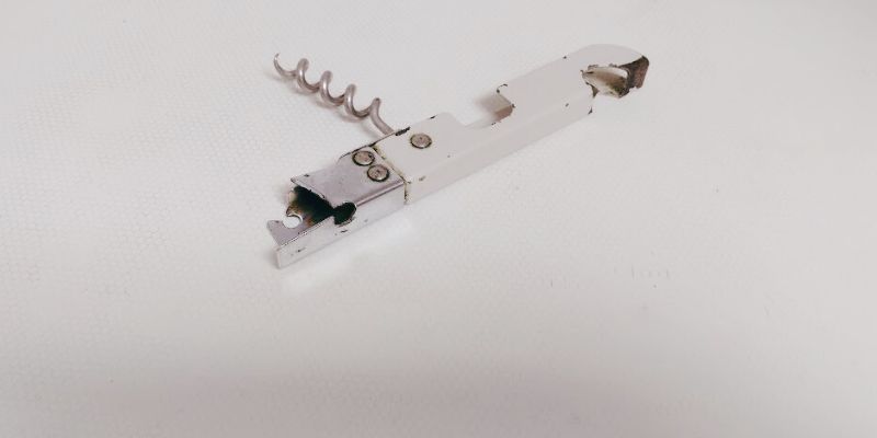 ワインオープナー付き缶切り